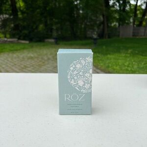 Roz Santa Lucia Styling Oil